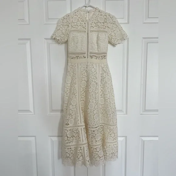 NWT Self Portrait Ivory Floral Guipure Midi Dress - US 0 - Picture 3 of 7